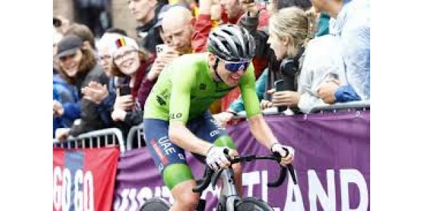 Tadej Pogačar gewinnt dritten Langstreckenlauf in Folge